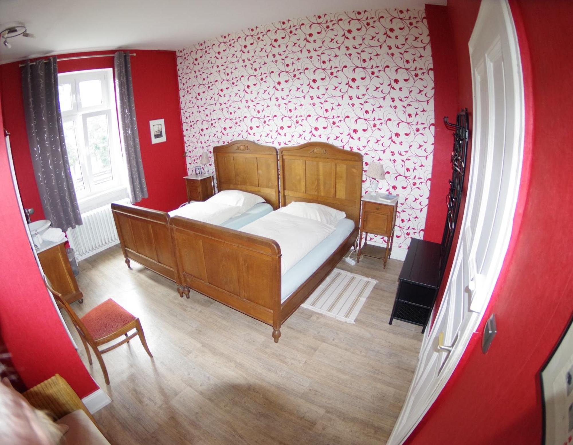 Wohnen Im Burghotel Лорх Номер фото